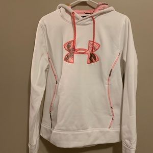 Under armor pink camo sweatshirt